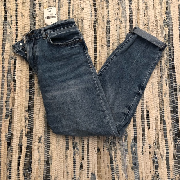 High-Rise Knee-Slit Mom Jeans - Picture 8 of 8